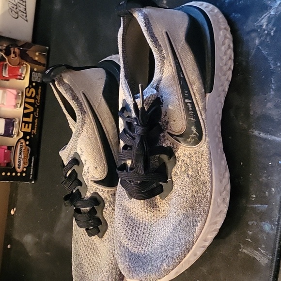 Nike Epic React FlyKnit 2 Size 8 - Picture 2 of 5